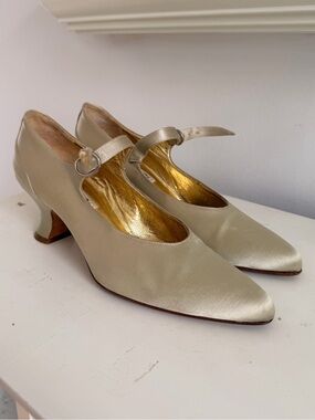 Vintage Peter Fox Creamy Golden Satin Mary Jane Heels with Gold Strap